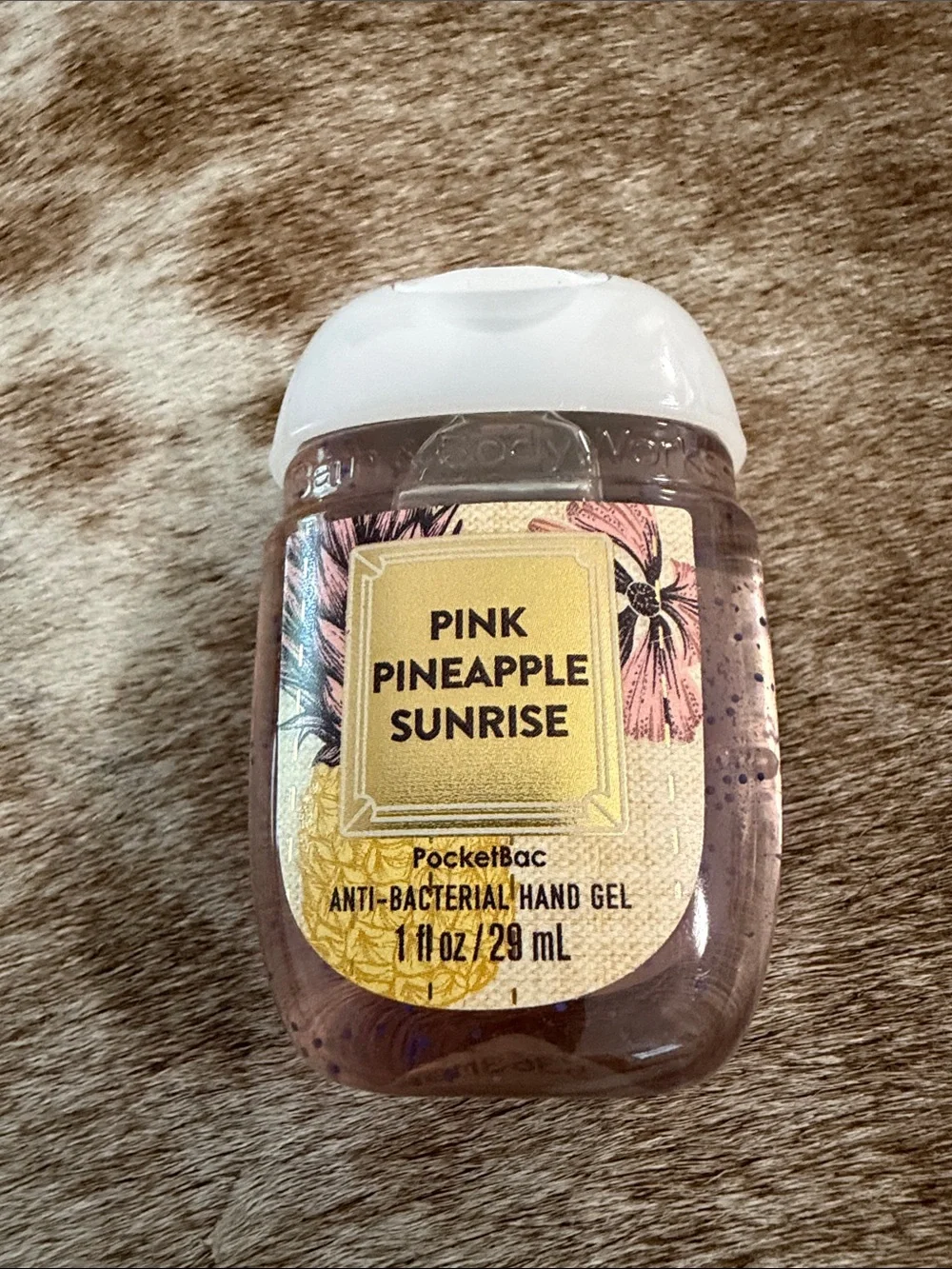 Bath & Body works 3pk bundle anti bacterial hand gel. - Picture 2 of 3